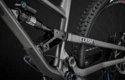 COMMENCAL CLASH RACE DARK SLATE 2 -magasin de vélo 22CLASHRGR 05 2000