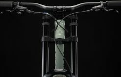 COMMENCAL SUPREME DH V5 ESSENTIAL HERITAGE GREEN 18 COMMENCAL SUPREME DH V5 ESSENTIAL HERITAGE GREEN -magasin de vélo 22SUPV5R 07 2000