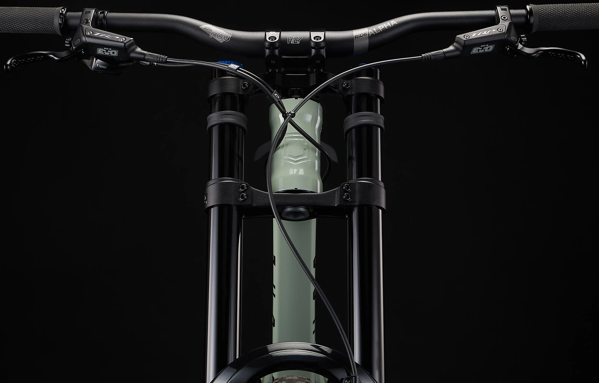 COMMENCAL SUPREME DH V5 ESSENTIAL HERITAGE GREEN 10 COMMENCAL SUPREME DH V5 ESSENTIAL HERITAGE GREEN – Image 8