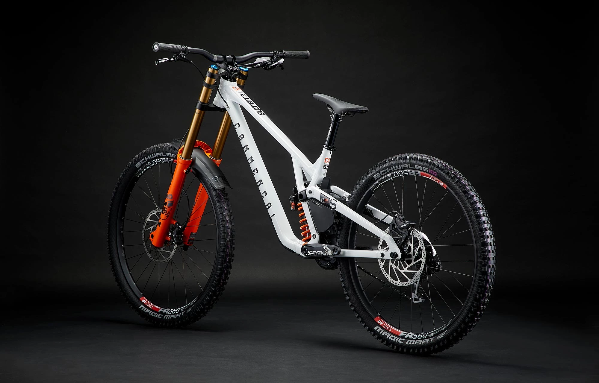 COMMENCAL SUPREME DH V5 SIGNATURE COIL PURE WHITE 6 COMMENCAL SUPREME DH V5 SIGNATURE COIL PURE WHITE – Image 4