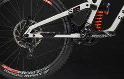 COMMENCAL SUPREME DH V5 SIGNATURE COIL PURE WHITE 17 COMMENCAL SUPREME DH V5 SIGNATURE COIL PURE WHITE -magasin de vélo 22SUPV5TM 06 2000