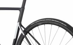 Vélo De Route CANNONDALE SuperSix Evo Carbon Disc 105 Noir - 2023 -magasin de vélo velo de route cannondale supersix evo carbon disc 105 noir 2023 4