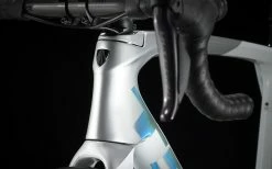 Vélo De Route TREK Emonda SL 7 Blanc/Holographic - 2023 11 Vélo De Route TREK Emonda SL 7 Blanc/Holographic - 2023 -magasin de vélo velo de route trek emonda sl 7 blancholographic 2023 3