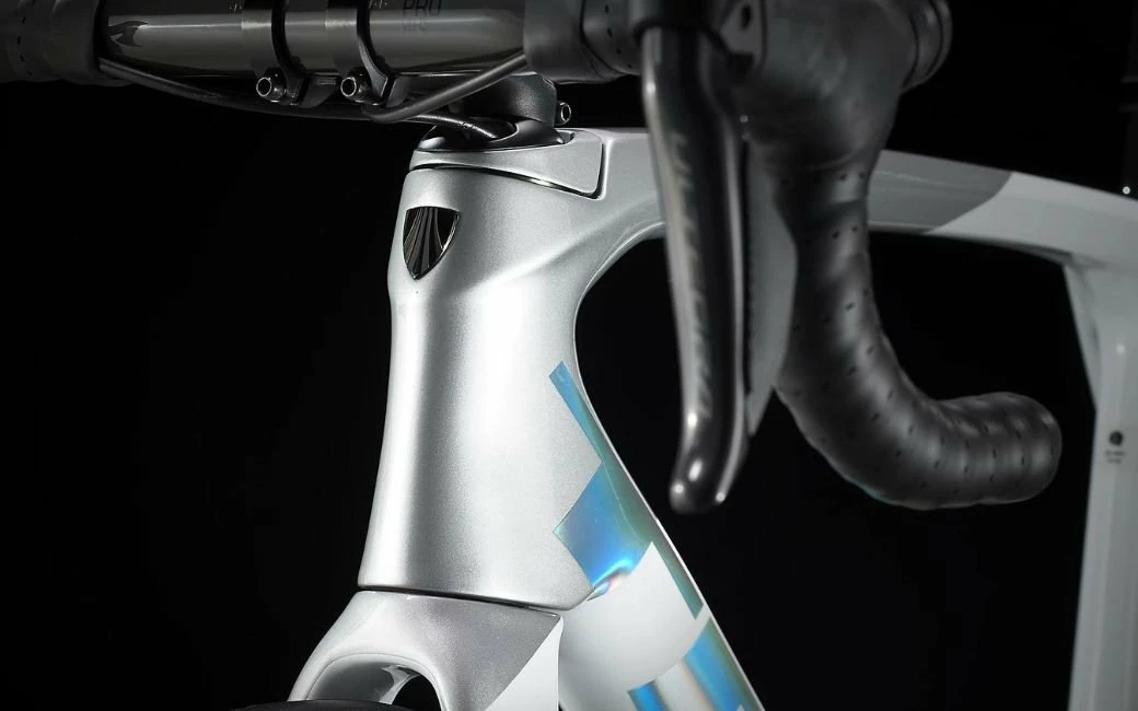 Vélo De Route TREK Emonda SL 7 Blanc/Holographic - 2023 6 Vélo De Route TREK Emonda SL 7 Blanc/Holographic - 2023 – Image 4