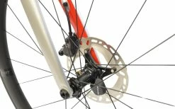 Vélo Route CANNONDALE SuperSix EVO Carbon Disc Ultegra Di2 Gris/Rouge - 2022 -magasin de vélo velo route cannondale supersix evo carbon disc ultegra di2 grisrouge 2022 5